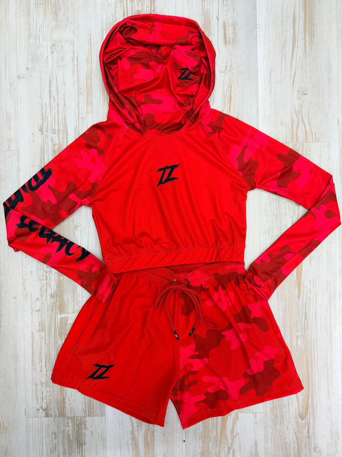 TRUTH LEGACY SET PLAYA ROJO CAMO MUJER LETRA NEGRA