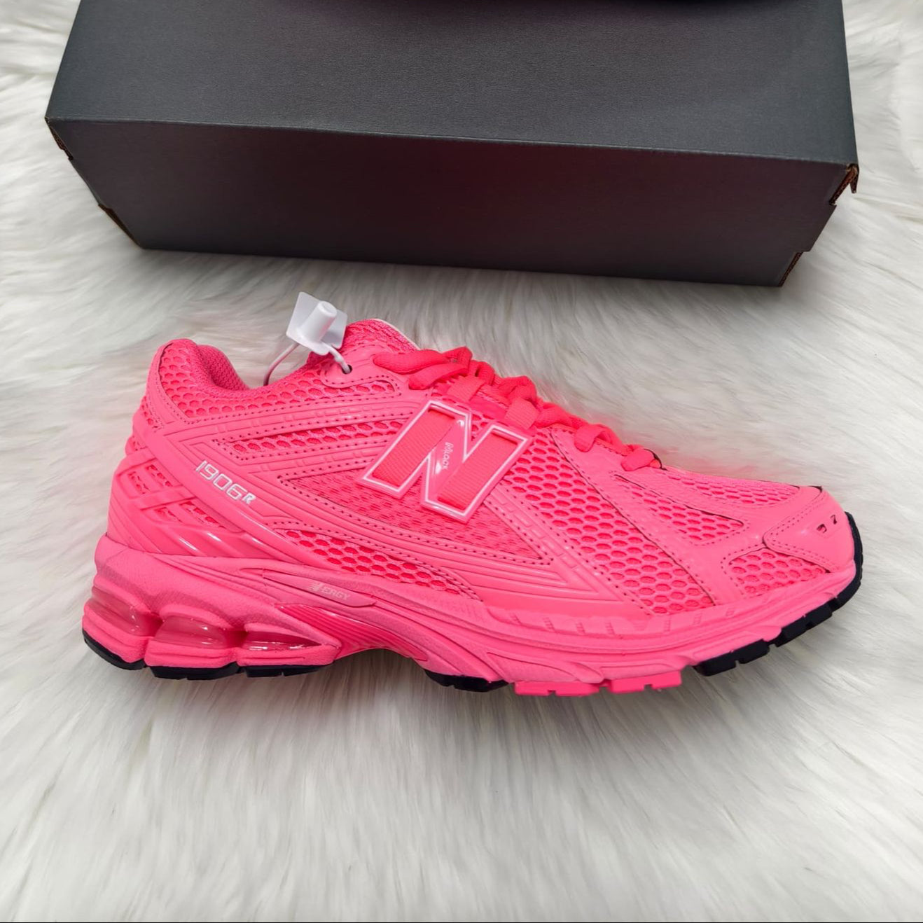 1906 ' NEON PINK '