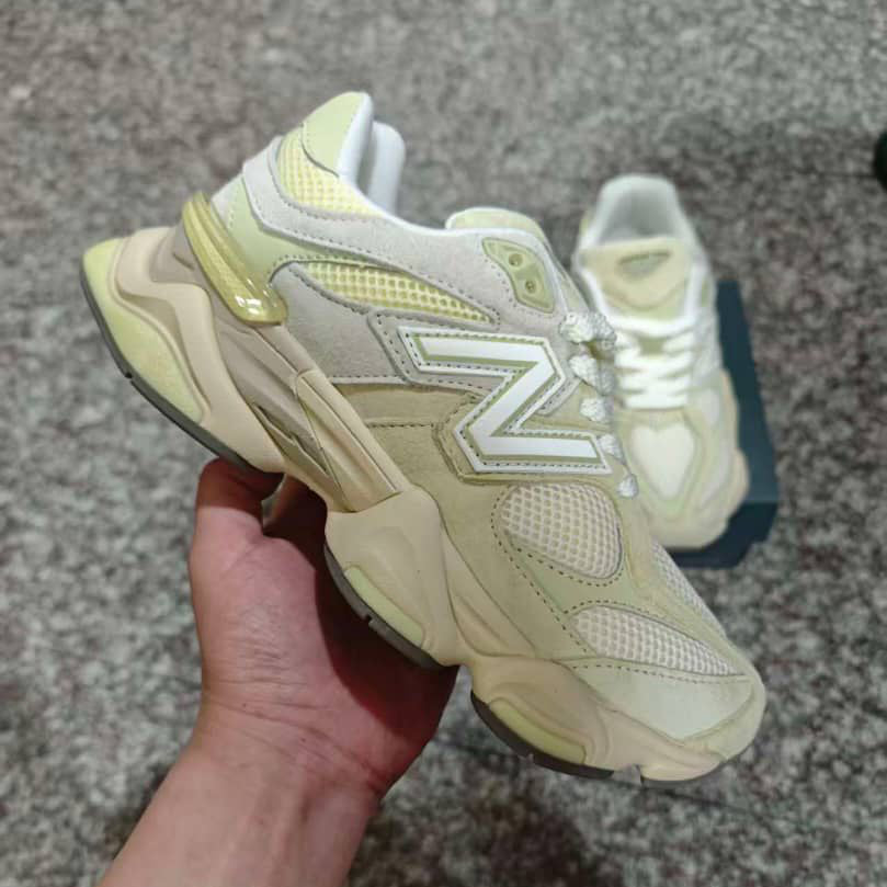 9060 “ Light yellow/Beige"