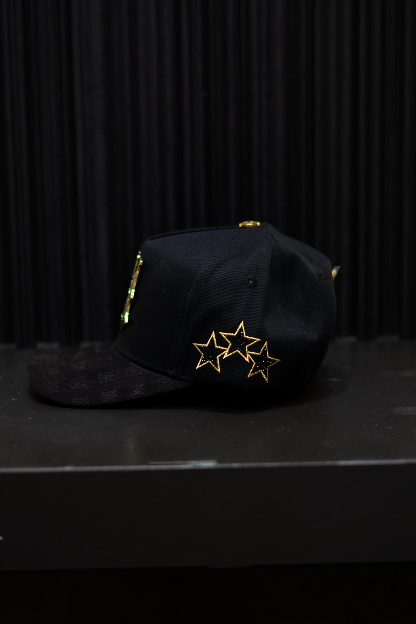 BIG BOSS AMIRI GOLD BLACK