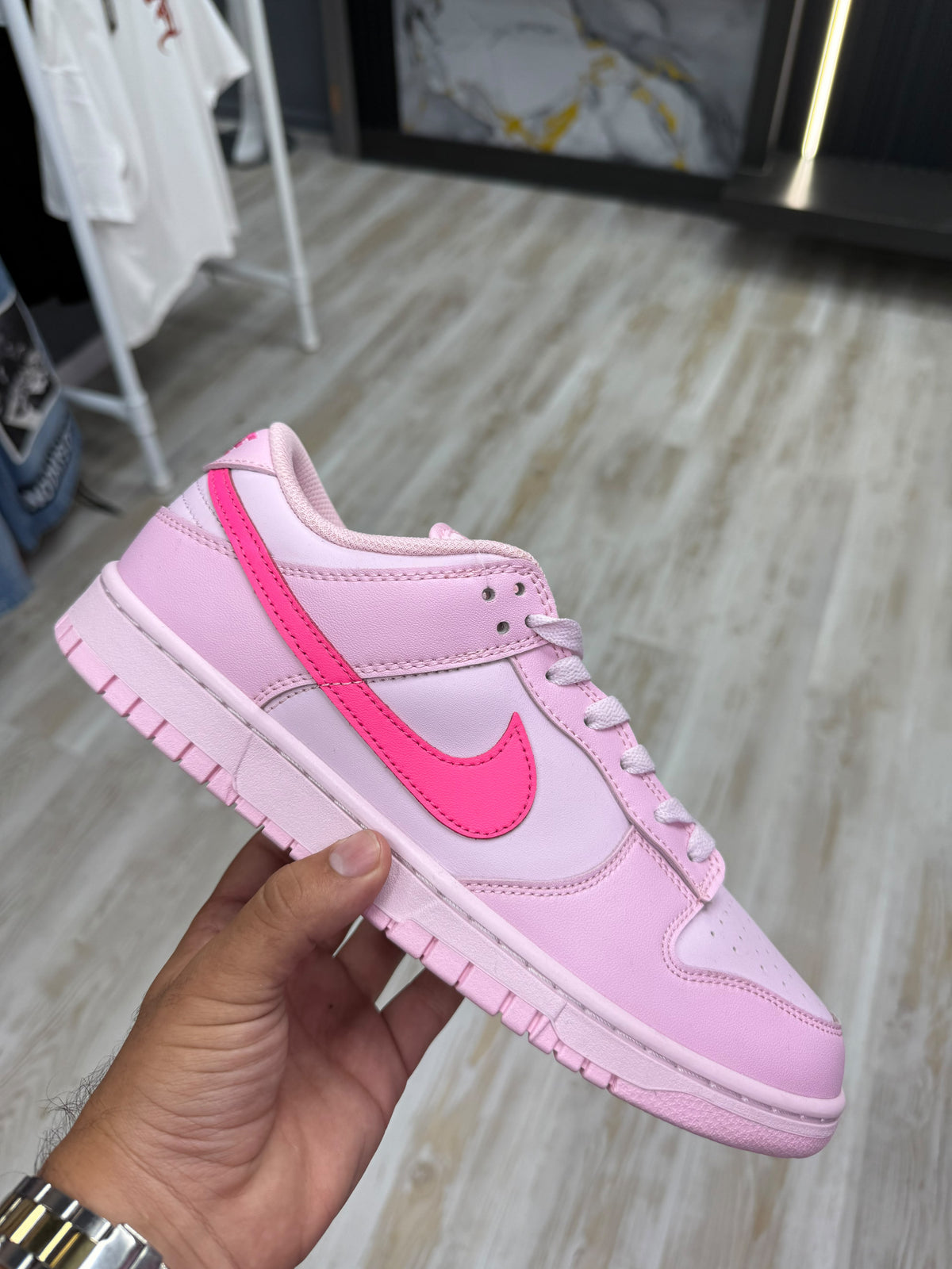 Nike Dunk Triple Pink