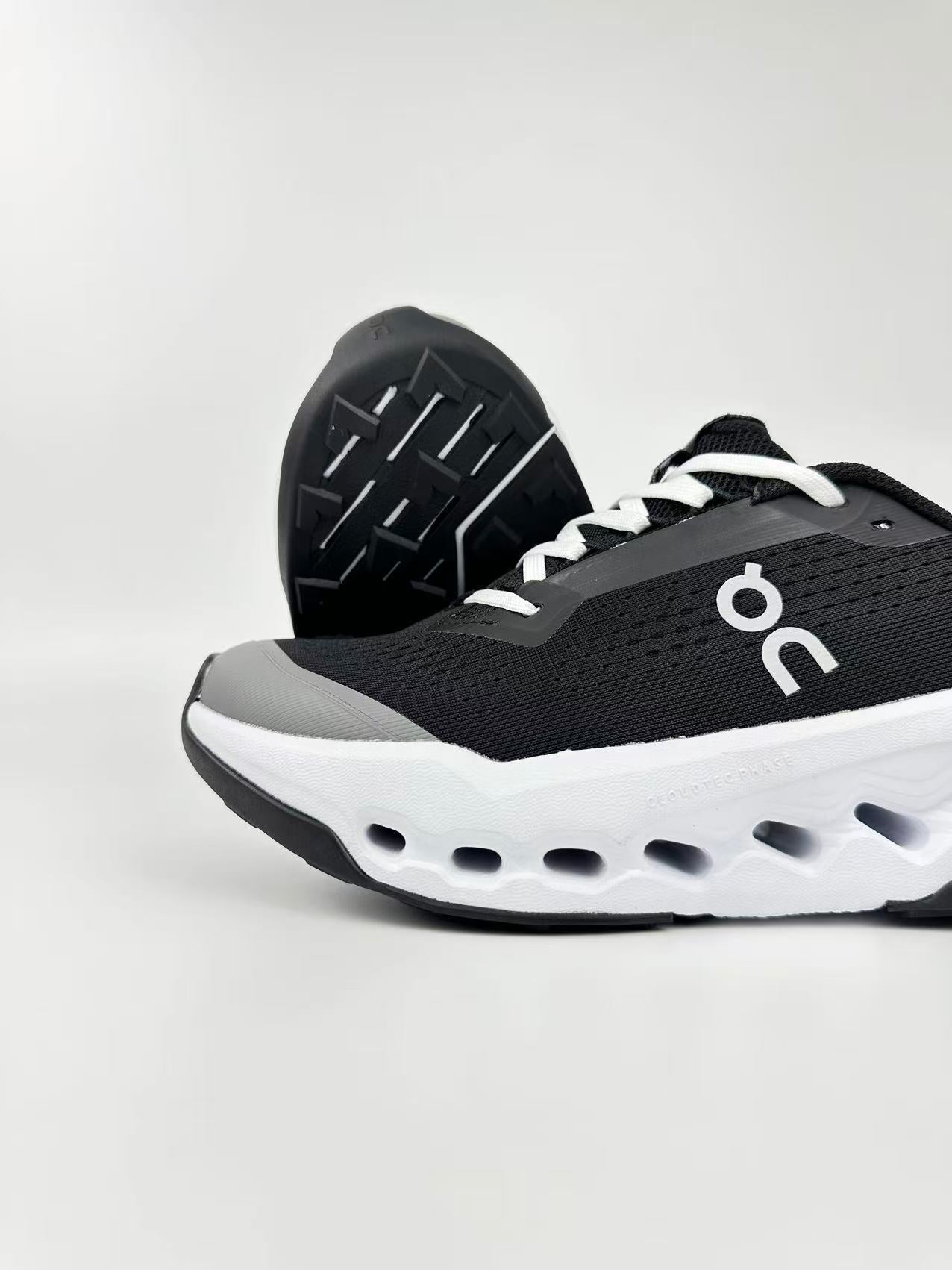 CloudSurfer Trail 2 "Black and White"