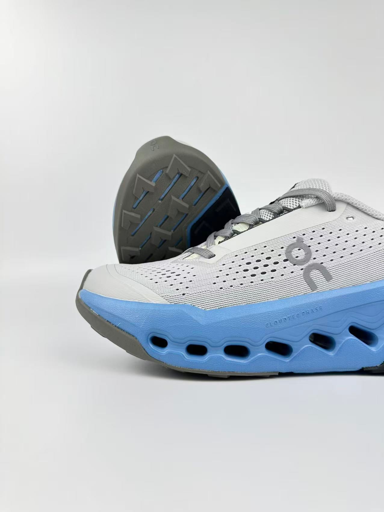 CloudSurfer Trail 2 "Blue and White"