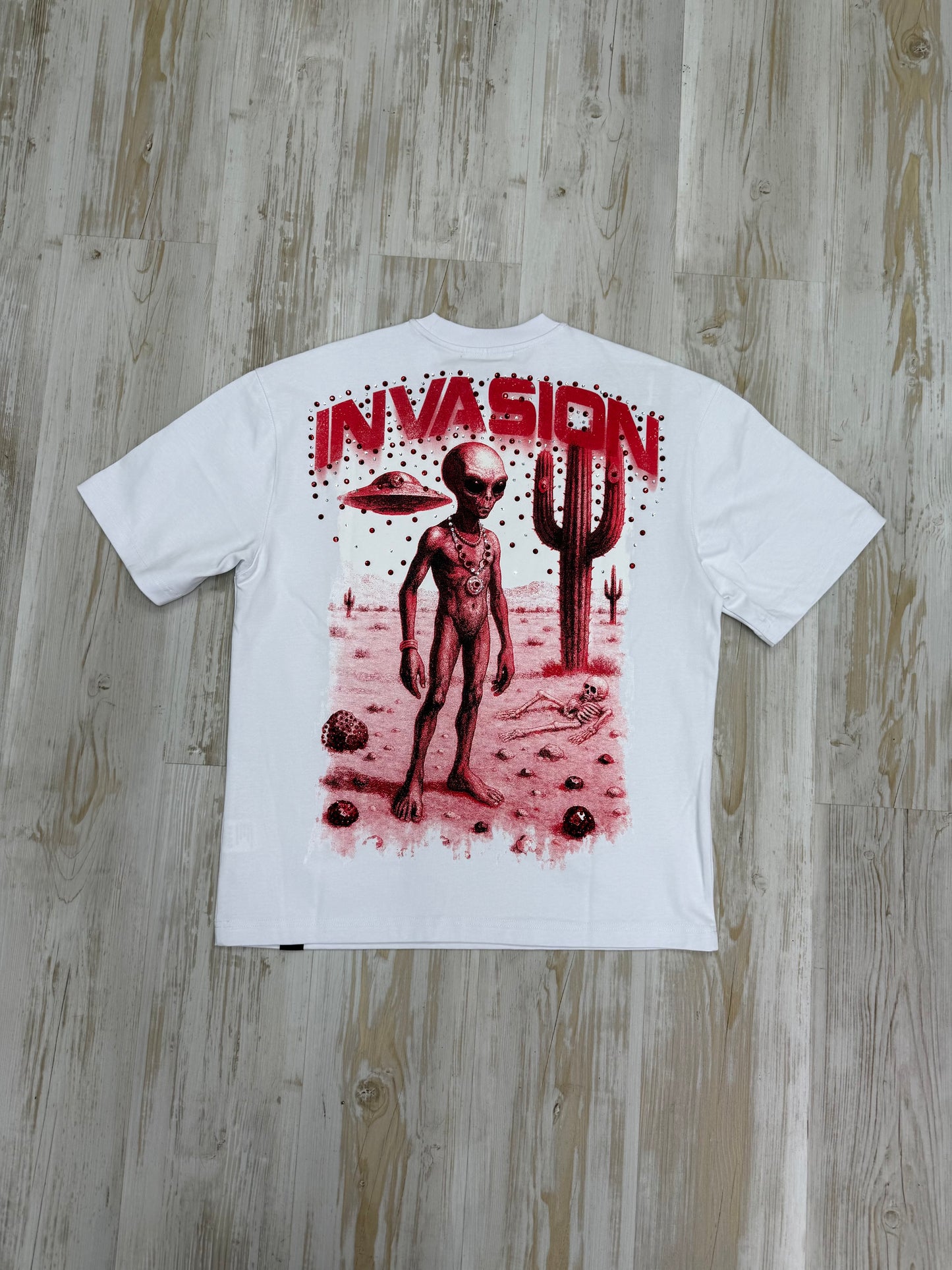 INVASION WHITE RED