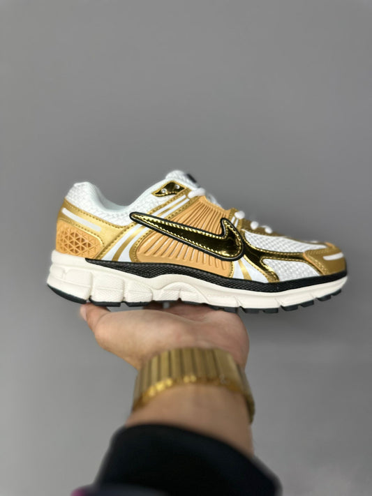 Nike Zoom "Vomero 5 Gold"