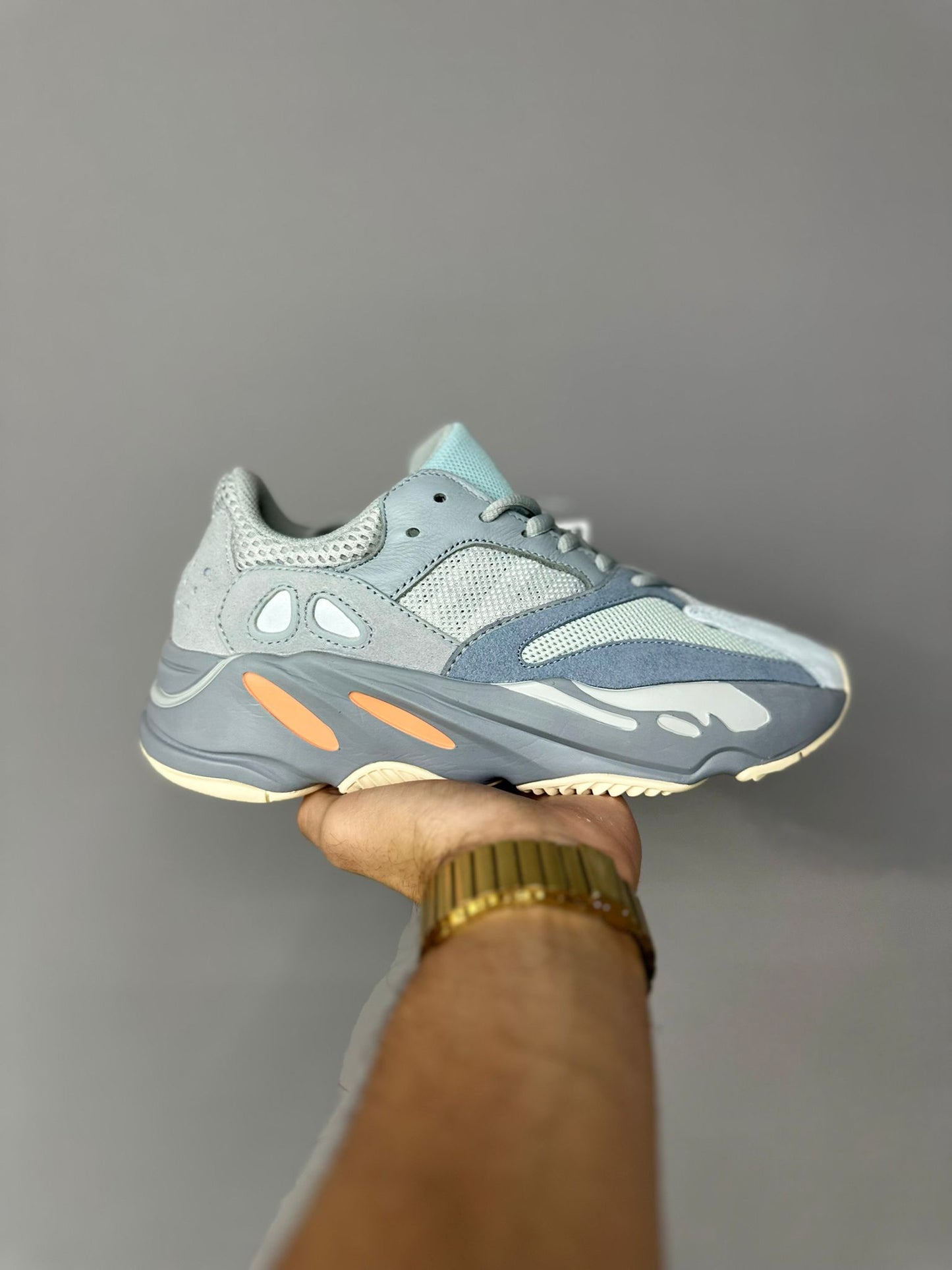 Yeezy 700 "Inertia"