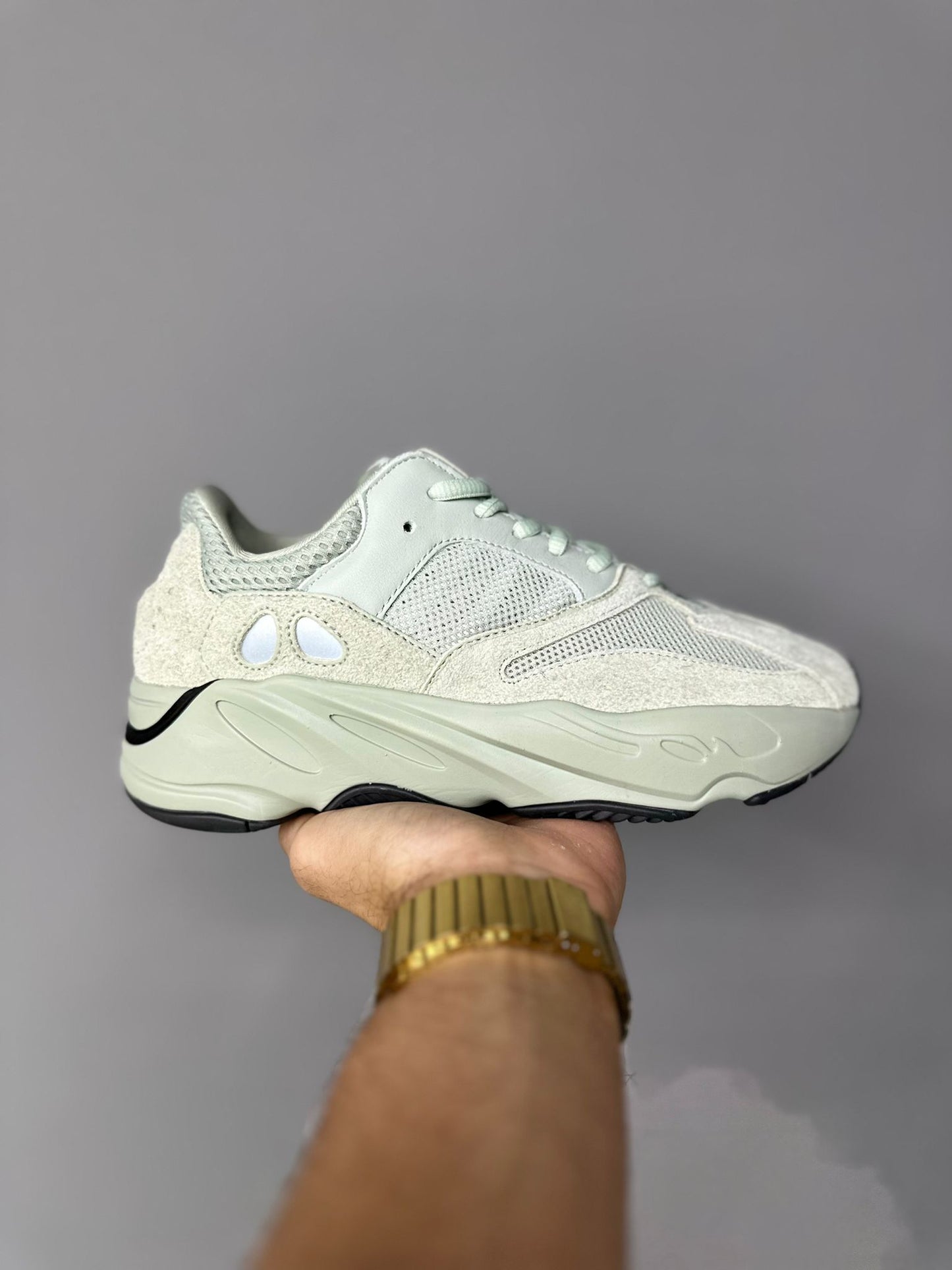 Yeezy 700 "Salt"