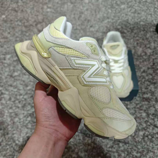 9060 “ Light yellow/Beige"