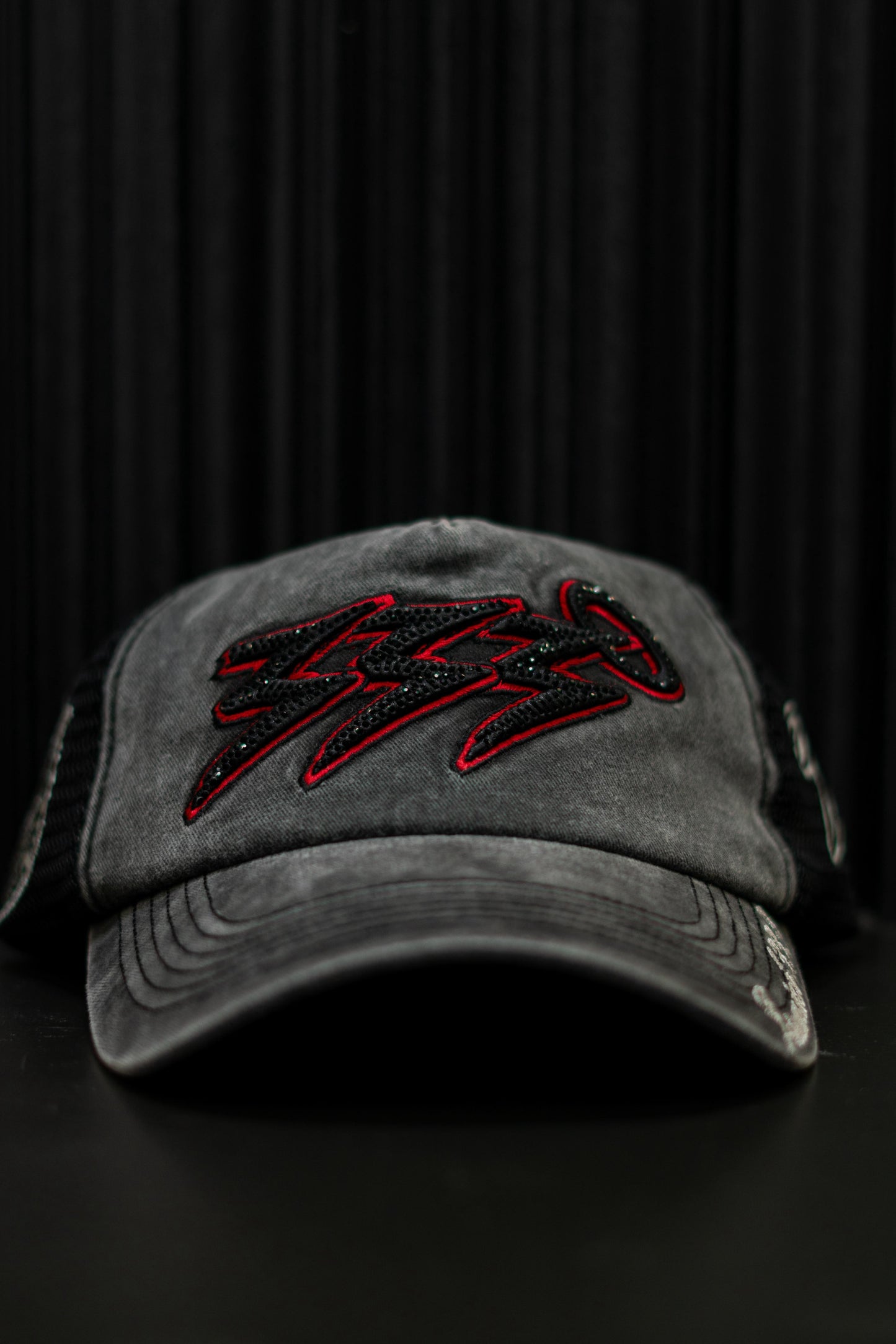 333 GRAY BLACK RED CAP