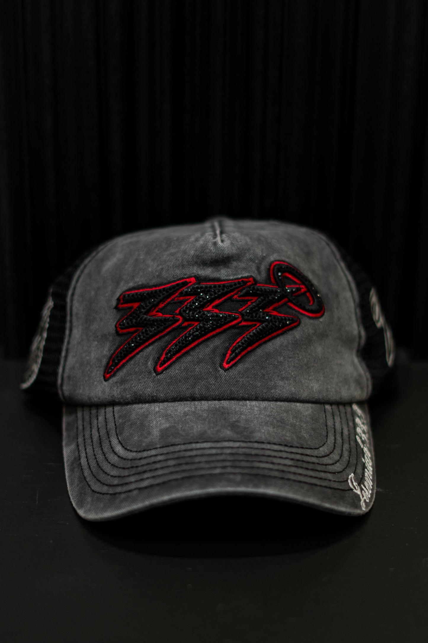 333 GRAY BLACK RED CAP