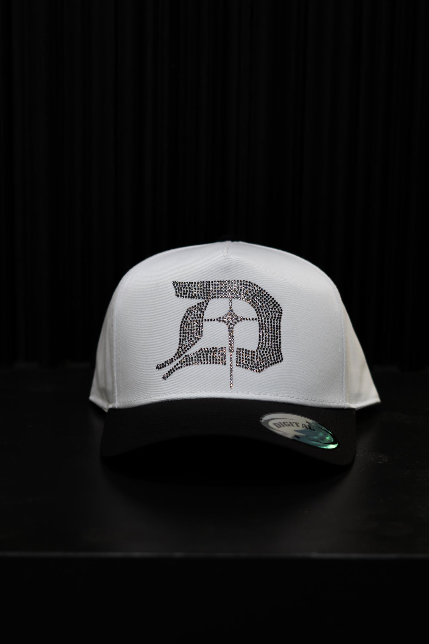 Digital Cap WHITE BLACK