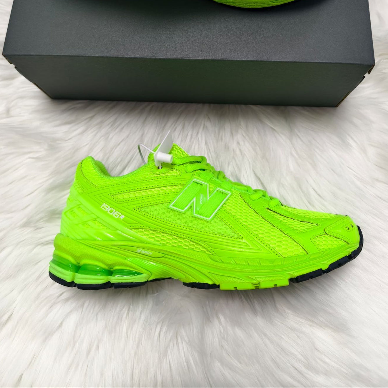 1906 ' NEON GREEN '