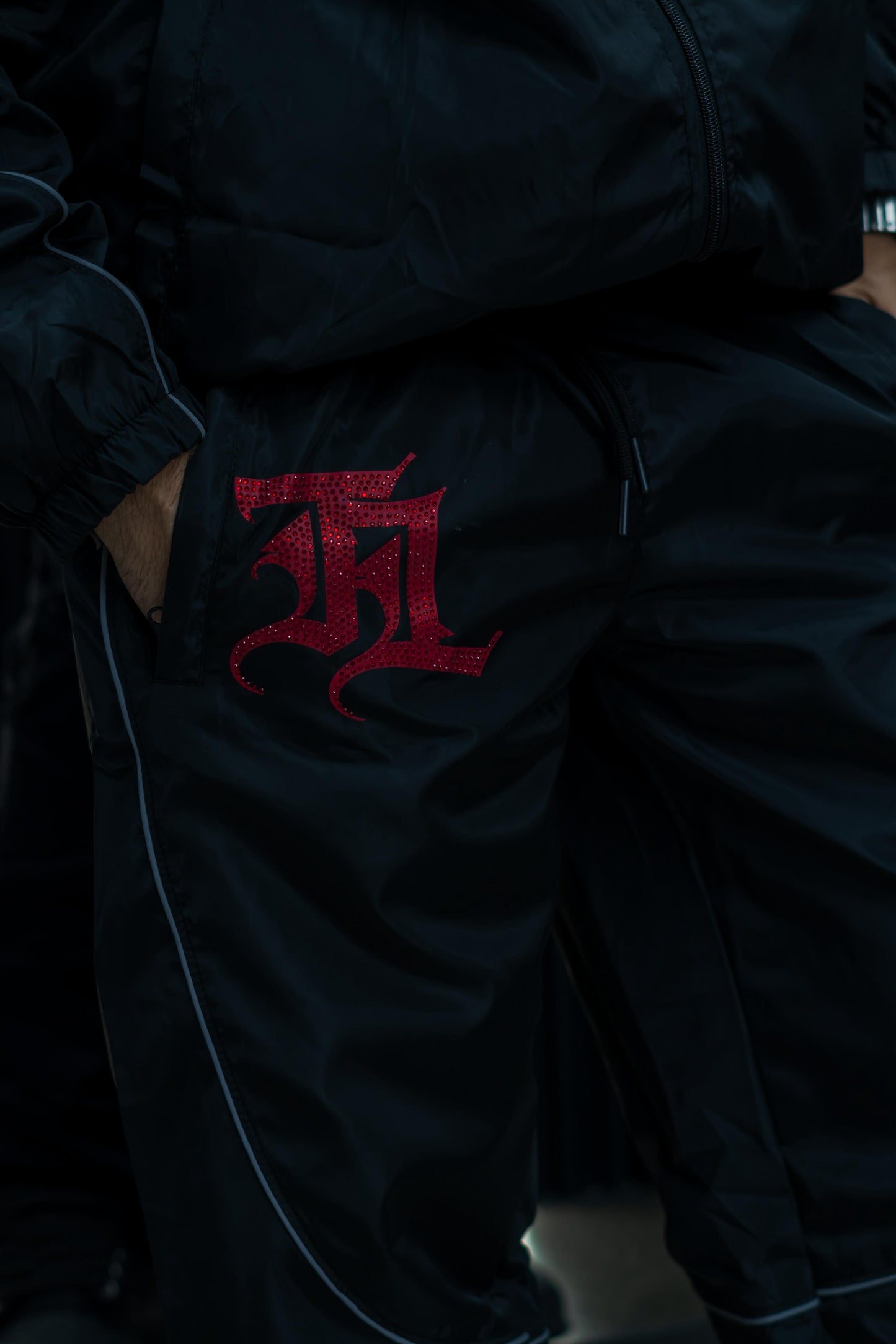 TRUTH LEGACY SET RED W RHINESTONE New Drop